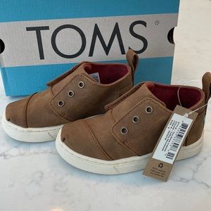TOM’S Toddler Botas (tan/brown microsuede) -8T